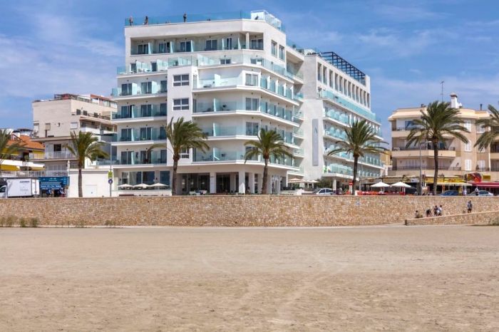 Las Arenas Hotel