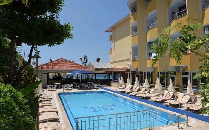 Muz Hotel