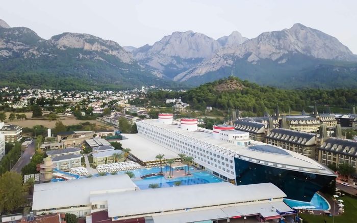 Trans Atlantik Hotel (Ex.Queen Elizabet)
