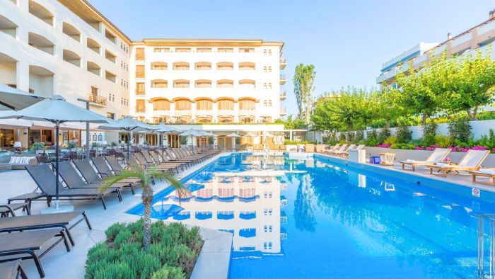 Theartemis Palace