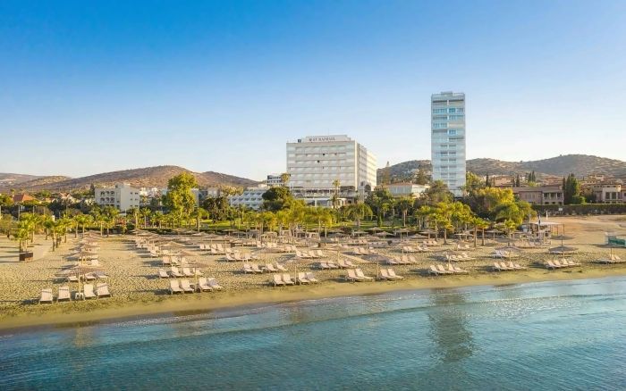 St. Raphael Hotel