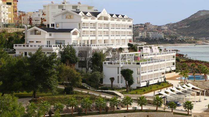 Santa Quaranta Premium Resort