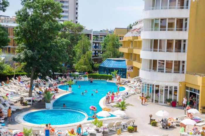 Sun Palace