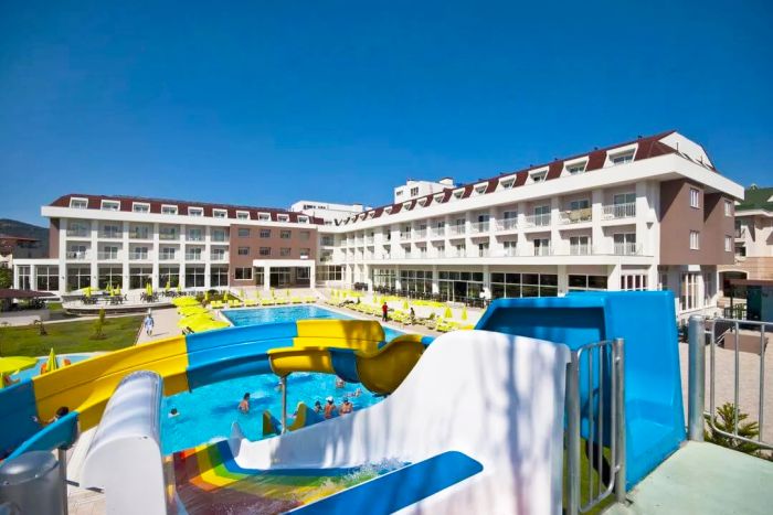 White Lilyum Hotel