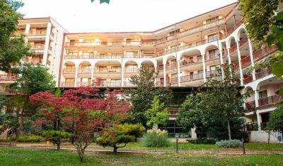 Estreya Residence