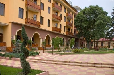 Estreya Palace