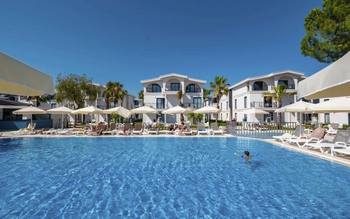 La Benata Hotel (ex. Benata Hotel)