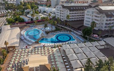 Lonicera World Hotel