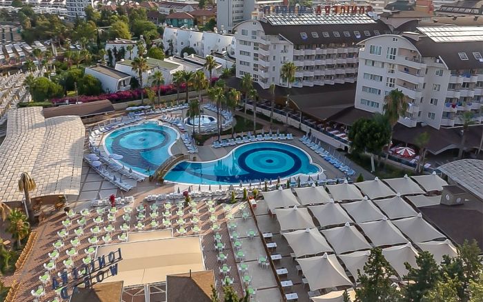 Lonicera World Hotel